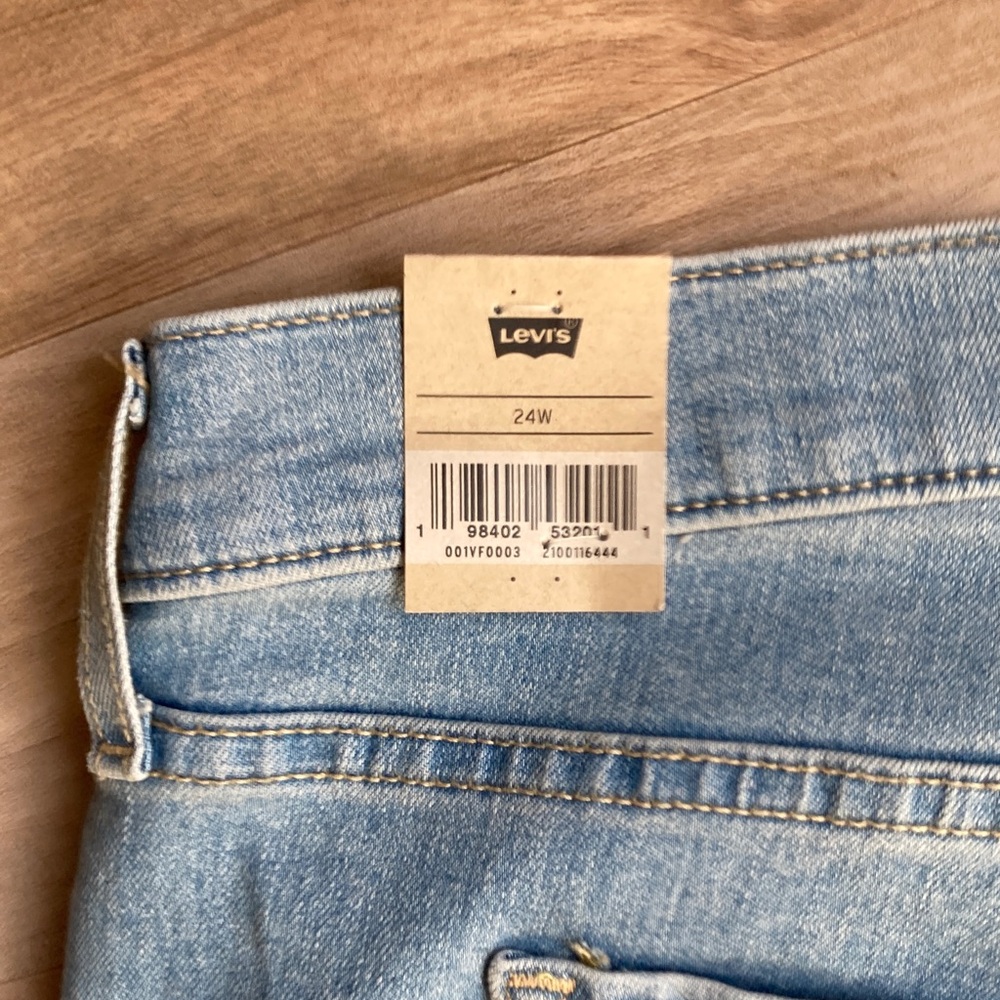 Levi's shaping Bermuda jean short smoothing tummy panel denim short 24W - Picture 9 of 16